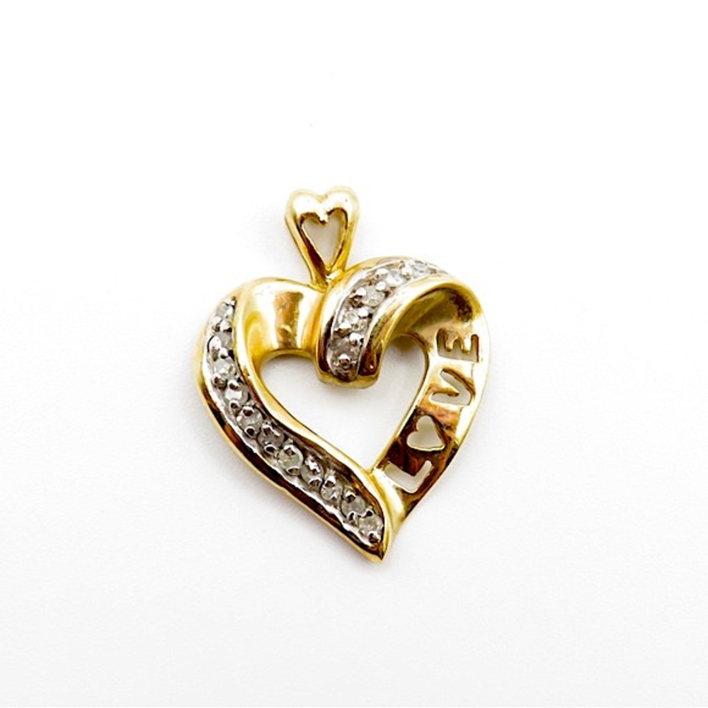 10k gold diamonds love heart pendant 2.3cm x 1.8cm